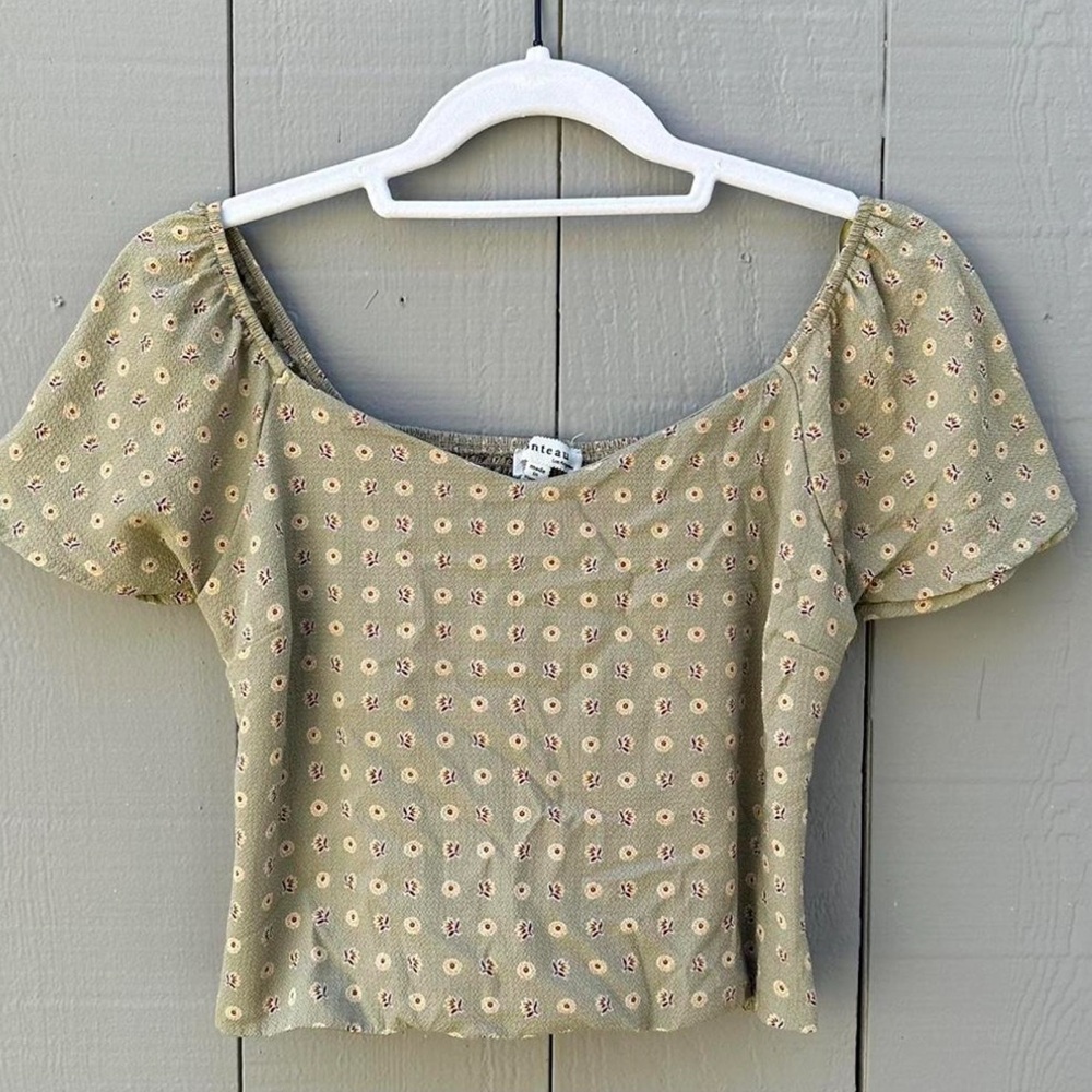 Monteau Sage Floral Puff Sleeve Blouse